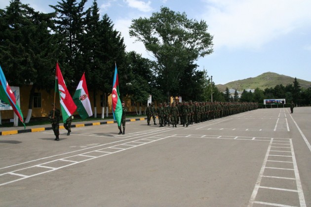 Azeri felvonulás