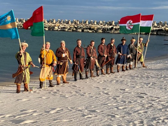 A Magyar-Turán csapata a dobrudzsai tengerparton